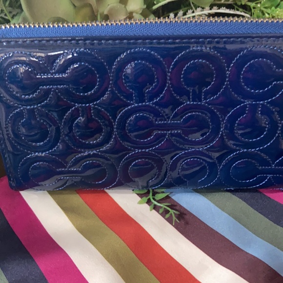 COPY - Women’s patent  leather Coach long zip wallet. - Picture 2 of 7